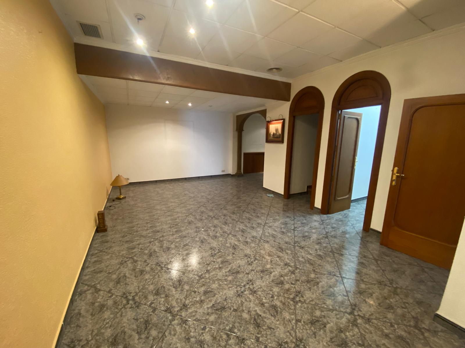 Local comercial en venta en Benidorm, Alicante - 170 m².