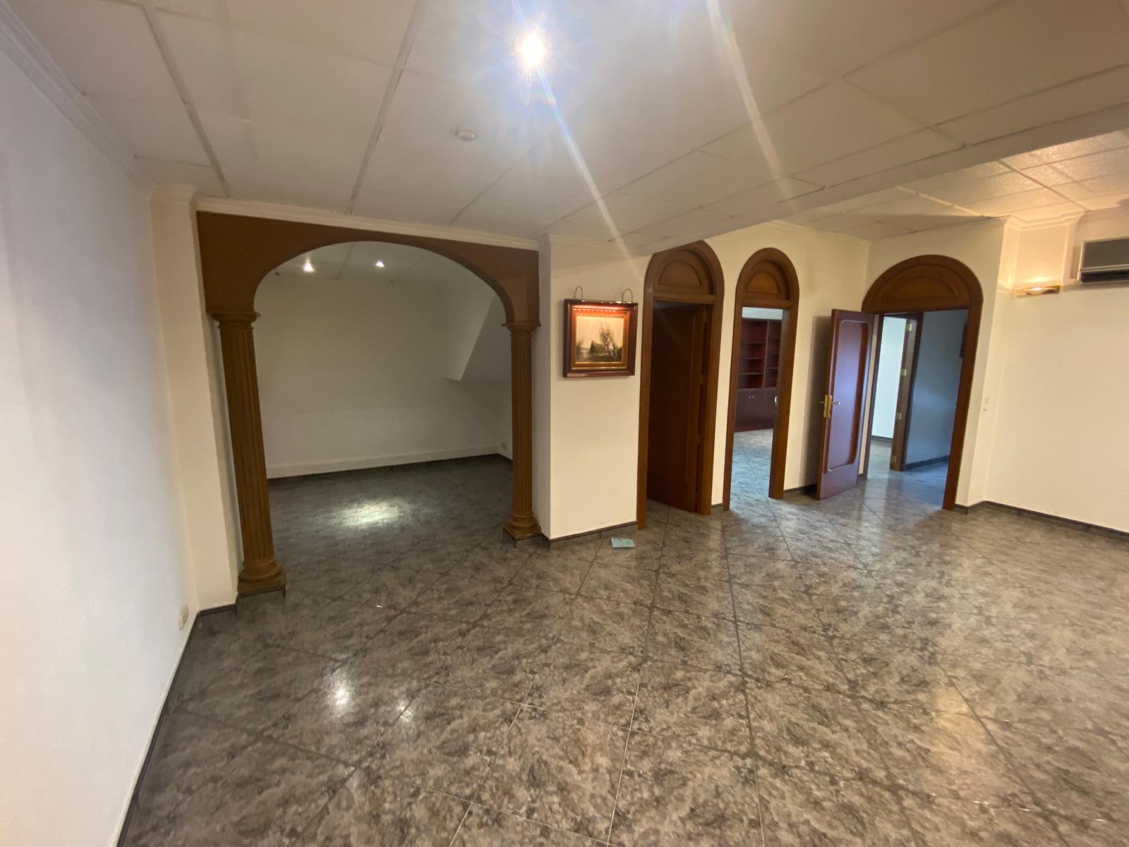 Local comercial en venta en Benidorm, Alicante - 170 m².