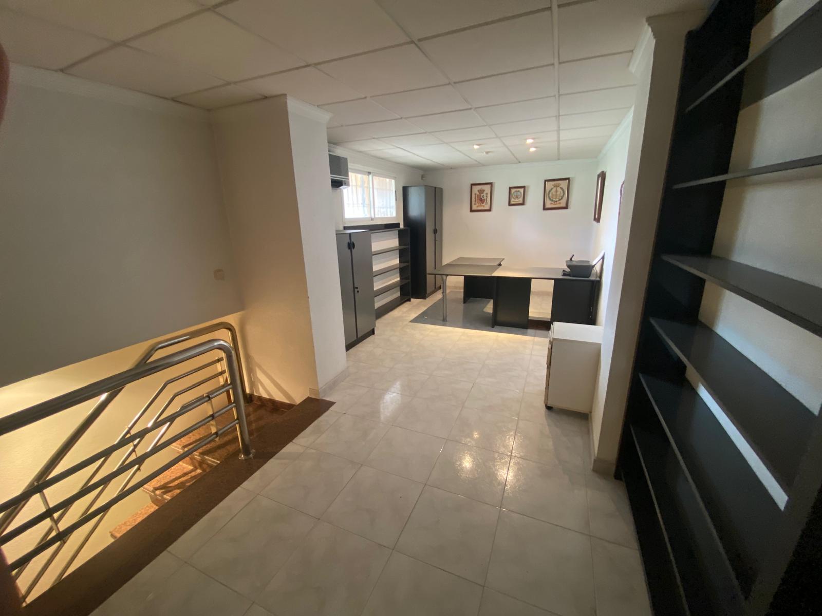 Local comercial en venta en Benidorm, Alicante - 170 m².