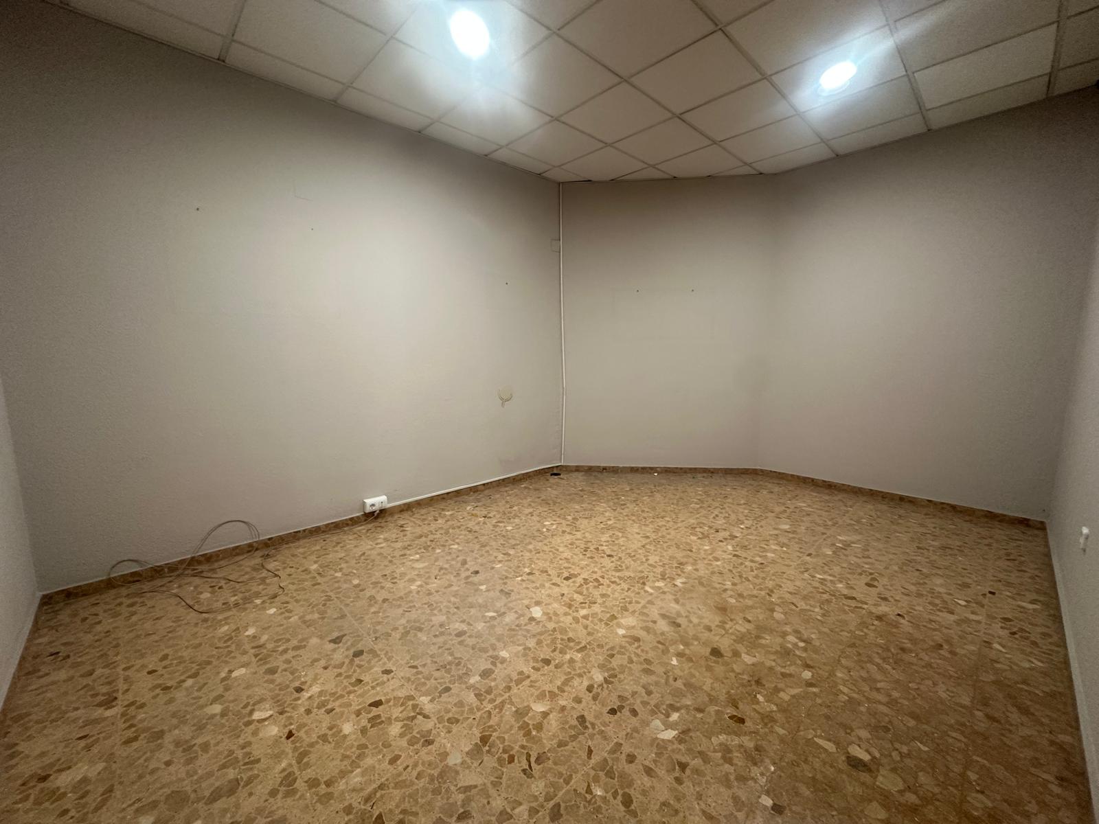 Local comercial en alquiler en Benidorm, Alicante - 165 m² de local comercial en 1 sola planta