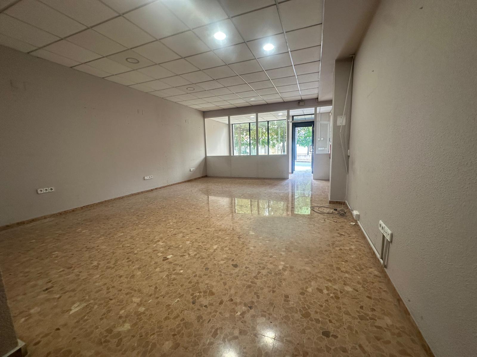 Local comercial en alquiler en Benidorm, Alicante - 165 m² de local comercial en 1 sola planta