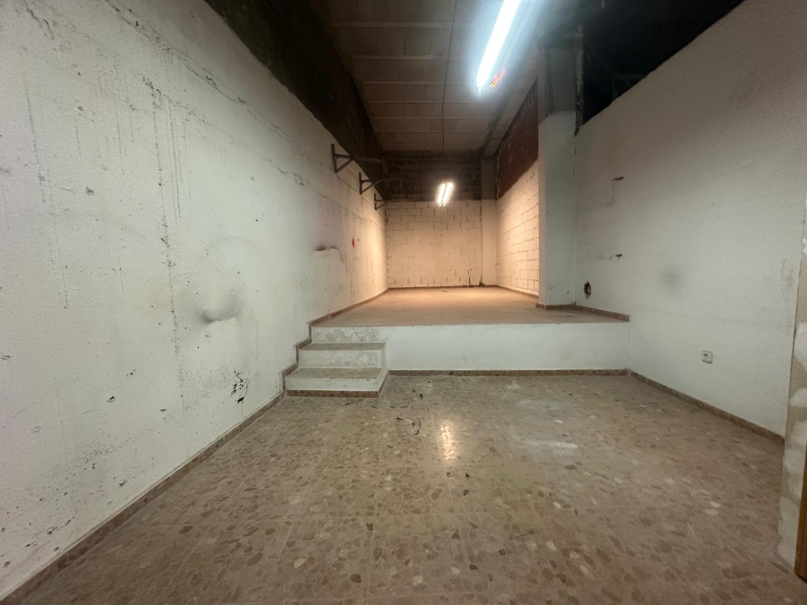 Local comercial en alquiler en Benidorm, Alicante - 165 m² de local comercial en 1 sola planta