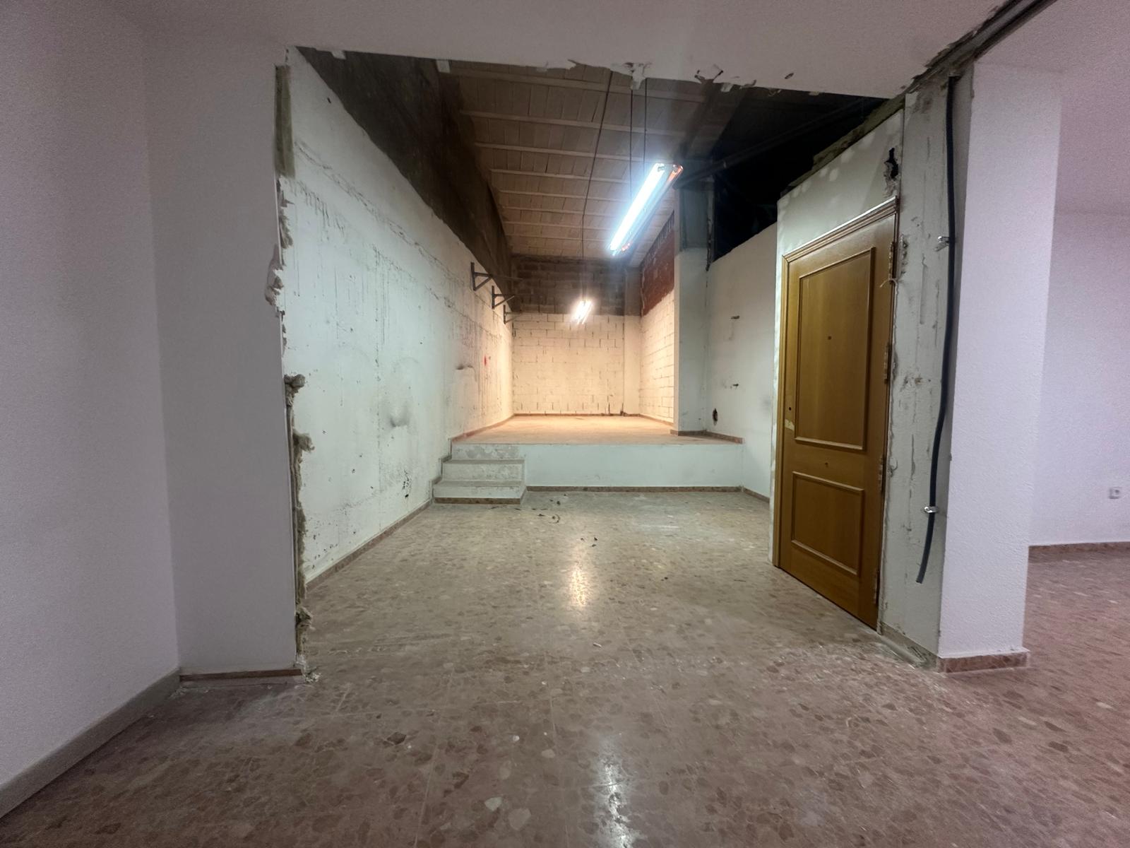 Local comercial en alquiler en Benidorm, Alicante - 165 m² de local comercial en 1 sola planta