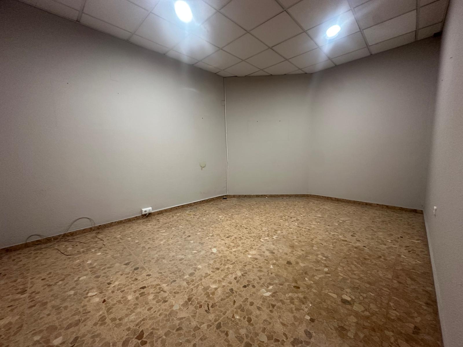 Local comercial en alquiler en Benidorm, Alicante - 165 m² de local comercial en 1 sola planta