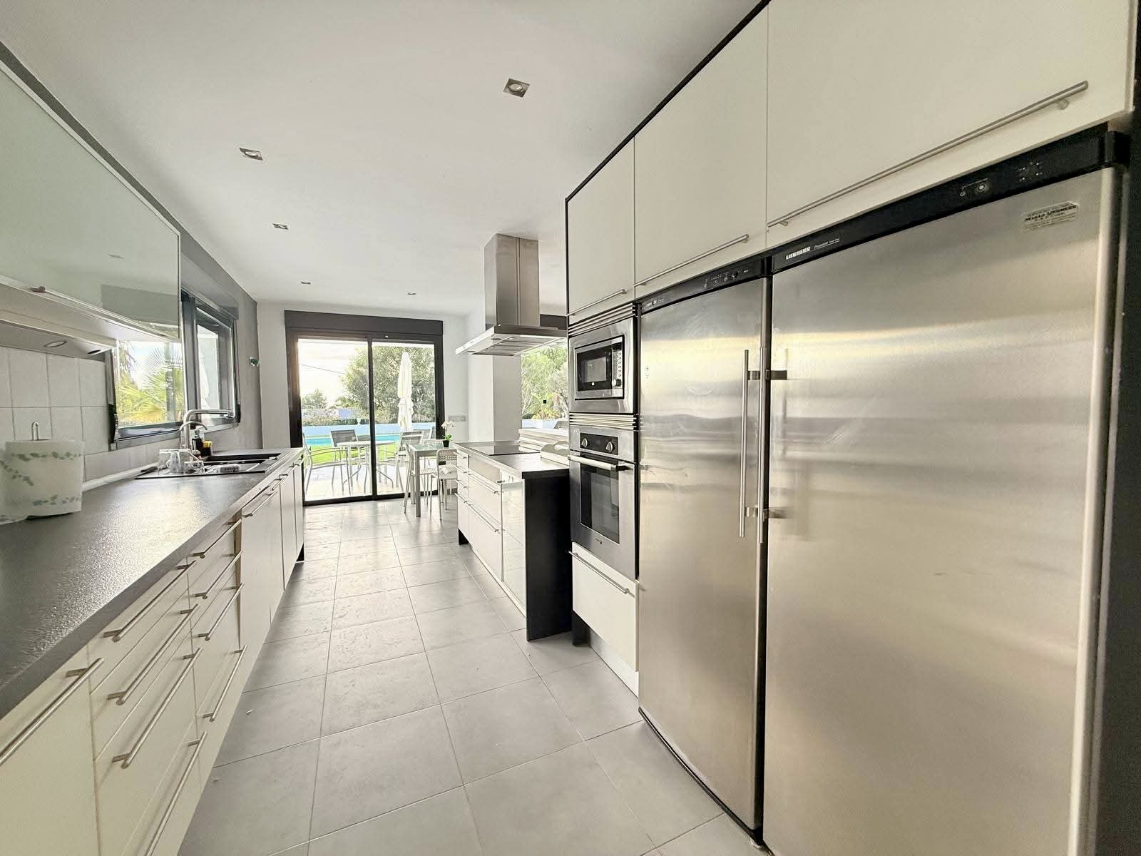 Chalet moderno de 4 dormitorios en Altea, Alicante – Venta