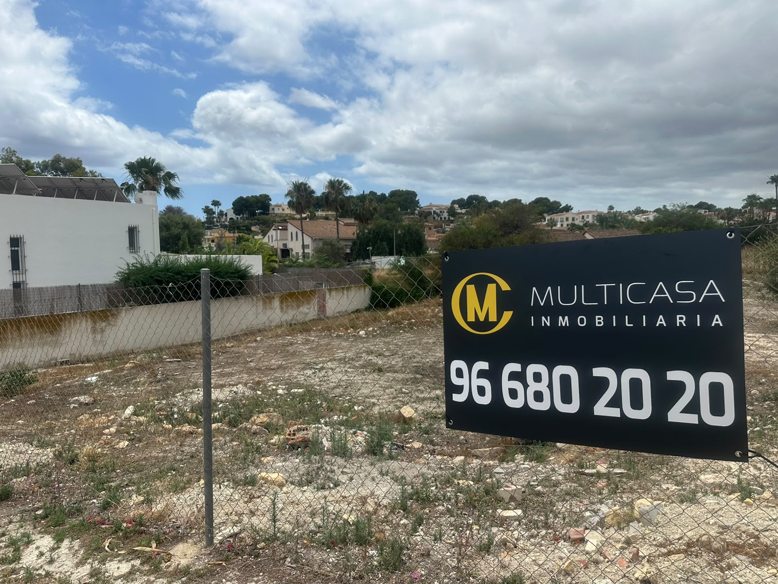 Venta de Parcela Urbana de 900 m2 en "Foya Blanca" (Alfas del Pi) para construir una villa