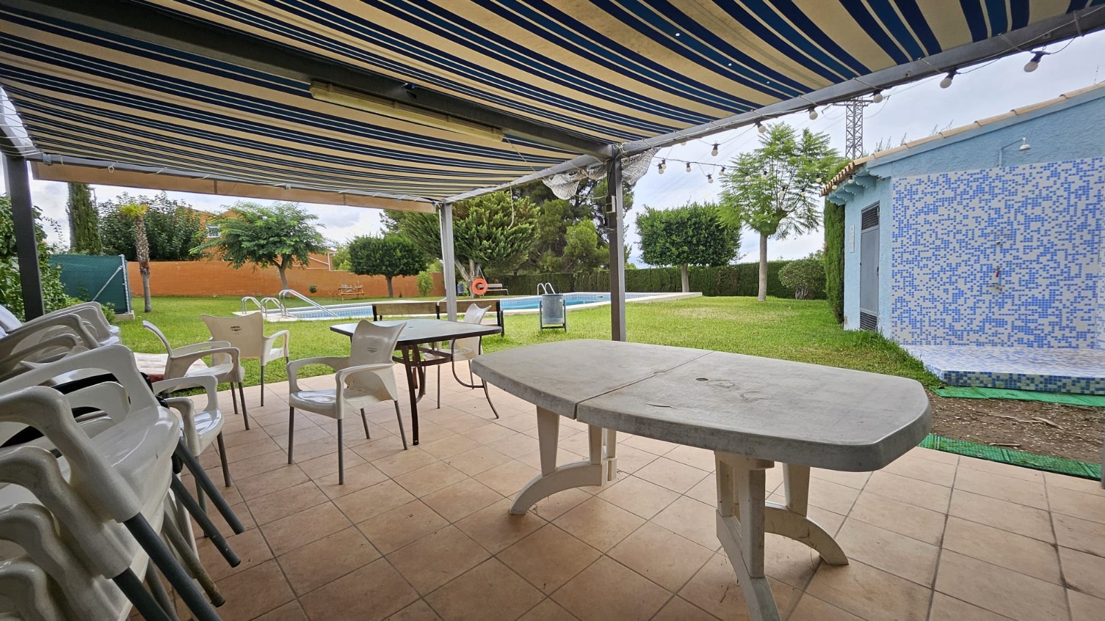 Bungalow-pareado en venta con 3 dormitorios en La Nucía, Alicante