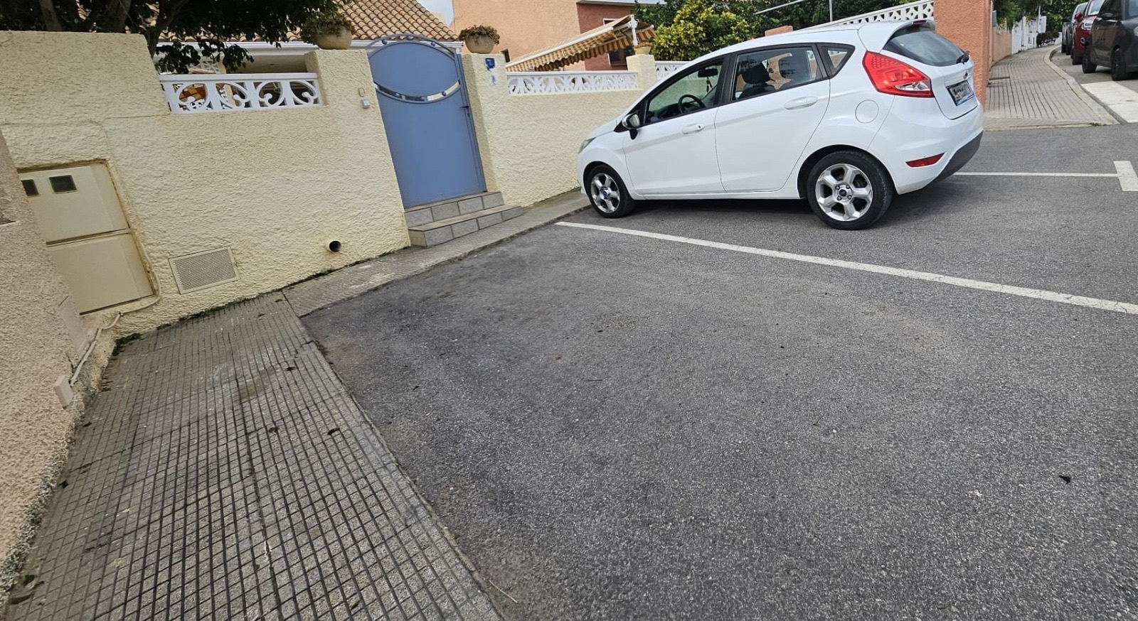 Bungalow-pareado en venta con 3 dormitorios en La Nucía, Alicante