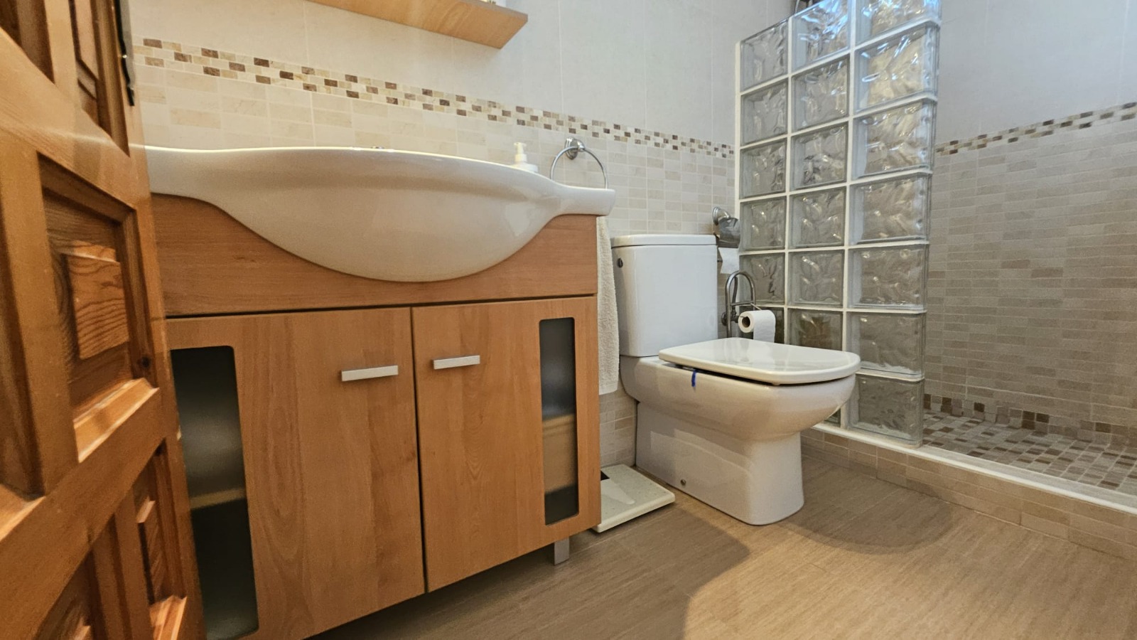 Bungalow-pareado en venta con 3 dormitorios en La Nucía, Alicante