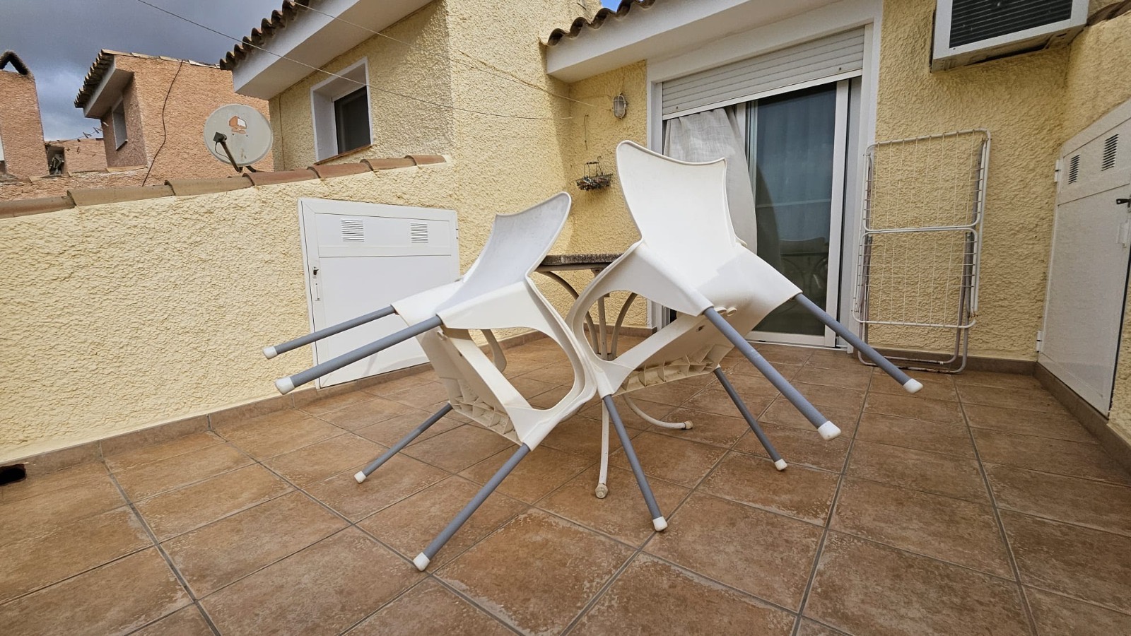 Bungalow-pareado en venta con 3 dormitorios en La Nucía, Alicante