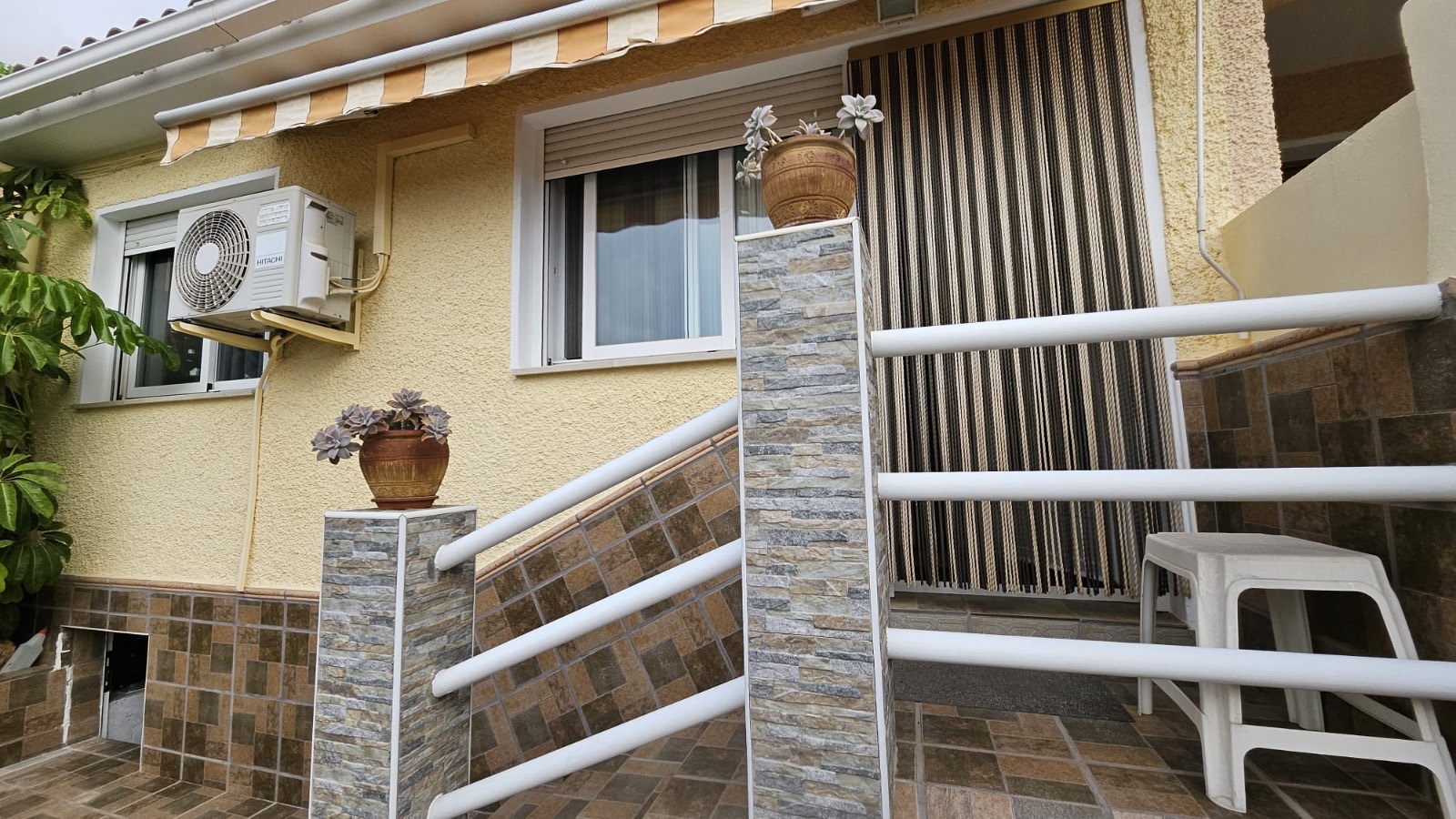Bungalow-pareado en venta con 3 dormitorios en La Nucía, Alicante