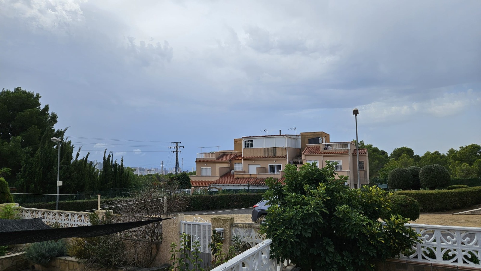 Bungalow-pareado en venta con 3 dormitorios en La Nucía, Alicante