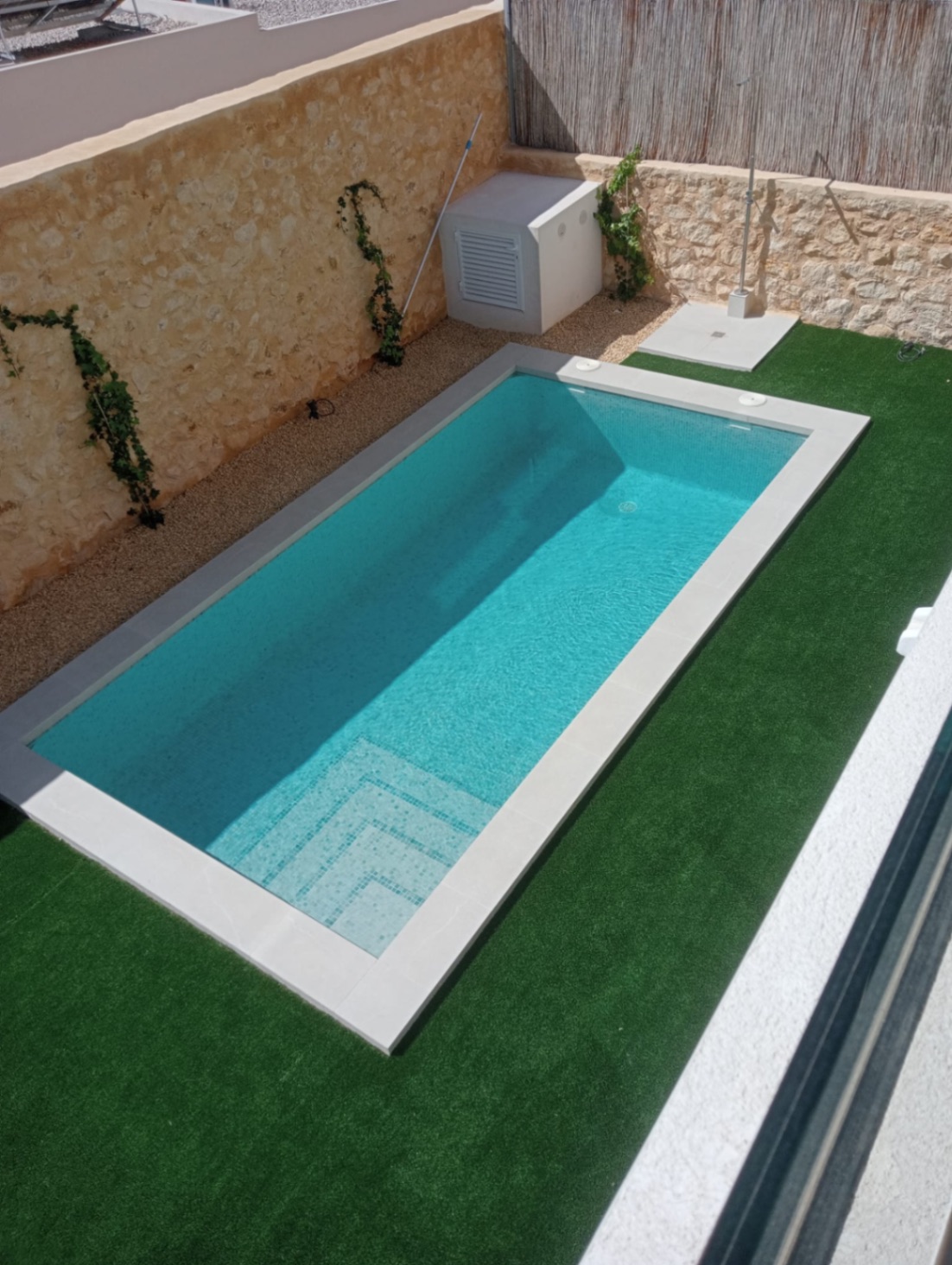 Chalets en venta con 3 dormitorios y piscina privada en Finestrat