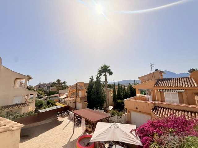 Benidorm, Rincon de Loix - Amplio Bungalow con 6 habitaciones y 4 baños