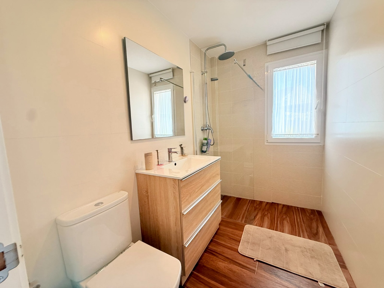 Benidorm, Rincon de Loix - Amplio Bungalow con 6 habitaciones y 4 baños