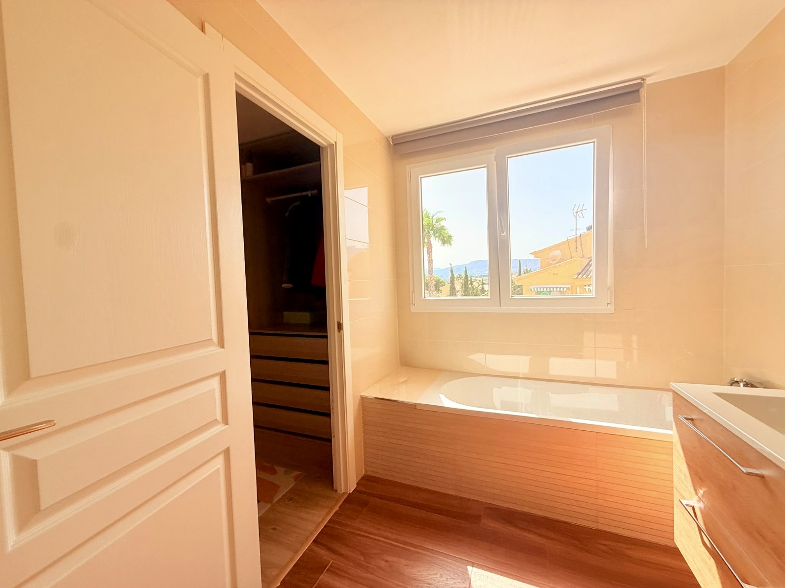 Benidorm, Rincon de Loix - Amplio Bungalow con 6 habitaciones y 4 baños