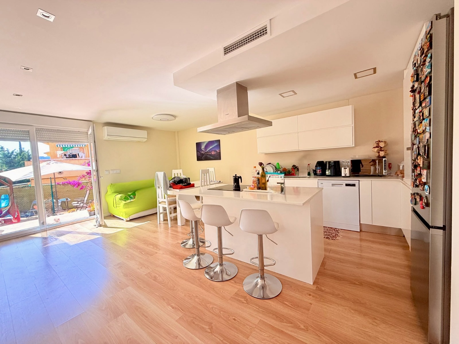 Benidorm, Rincon de Loix - Amplio Bungalow con 6 habitaciones y 4 baños