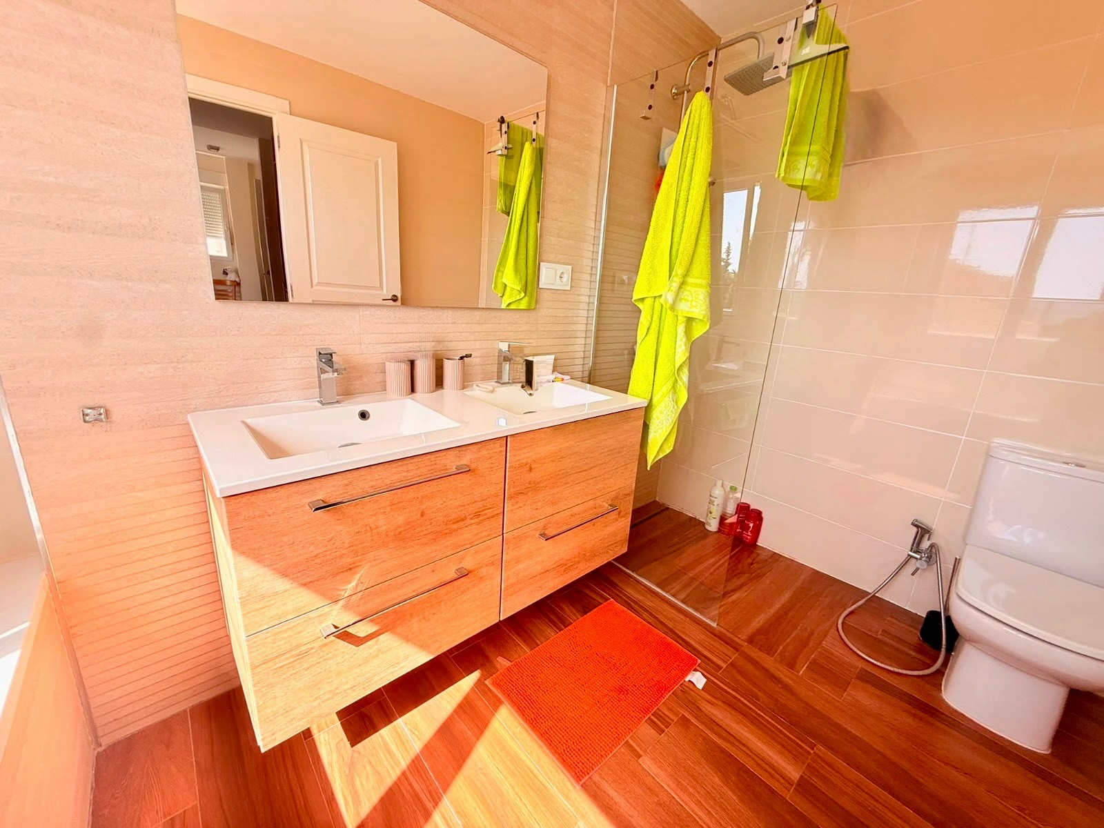 Benidorm, Rincon de Loix - Amplio Bungalow con 6 habitaciones y 4 baños