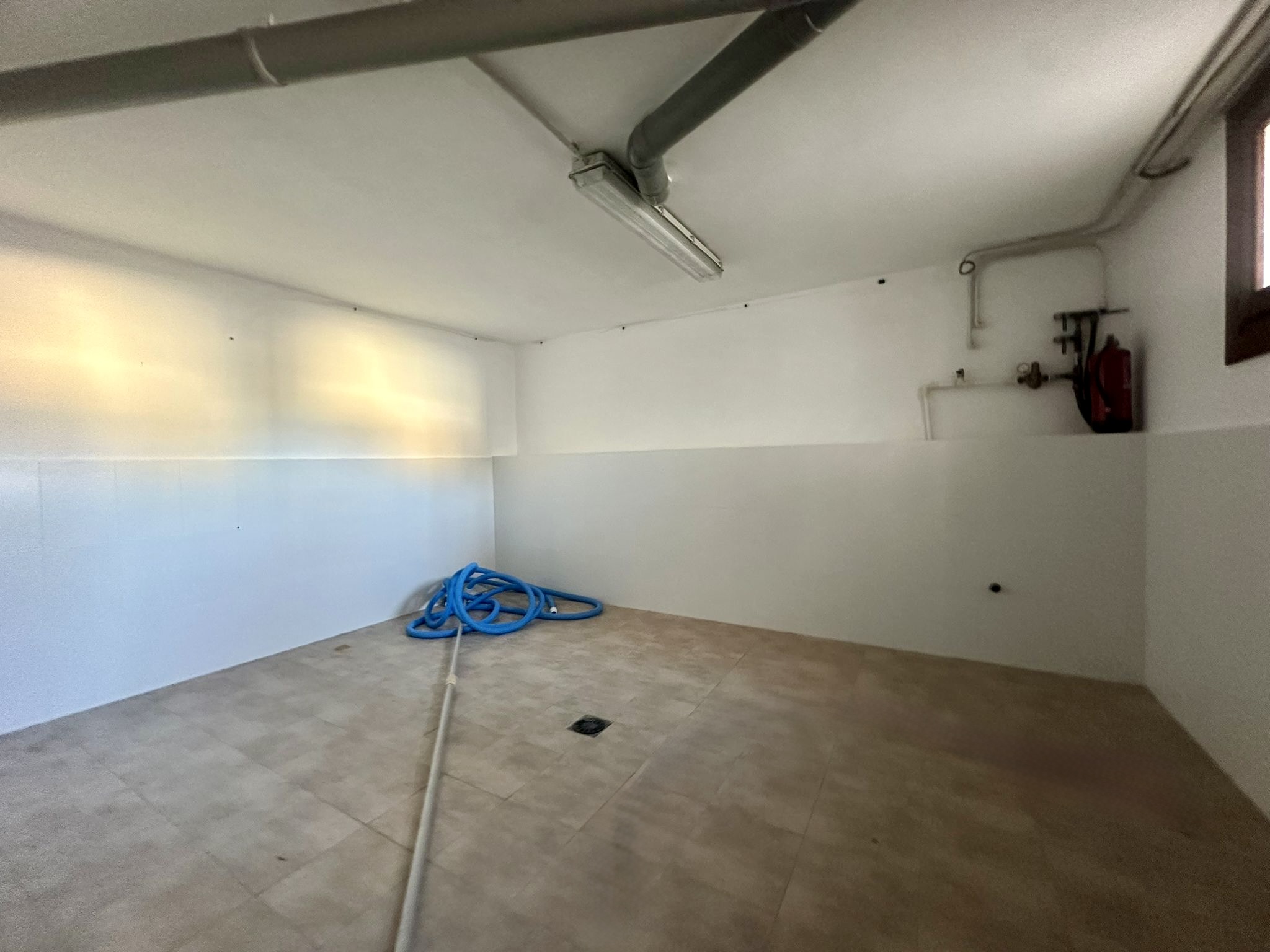 Villa moderna con 5 dormitorios y  piscina climatizada en el Albir