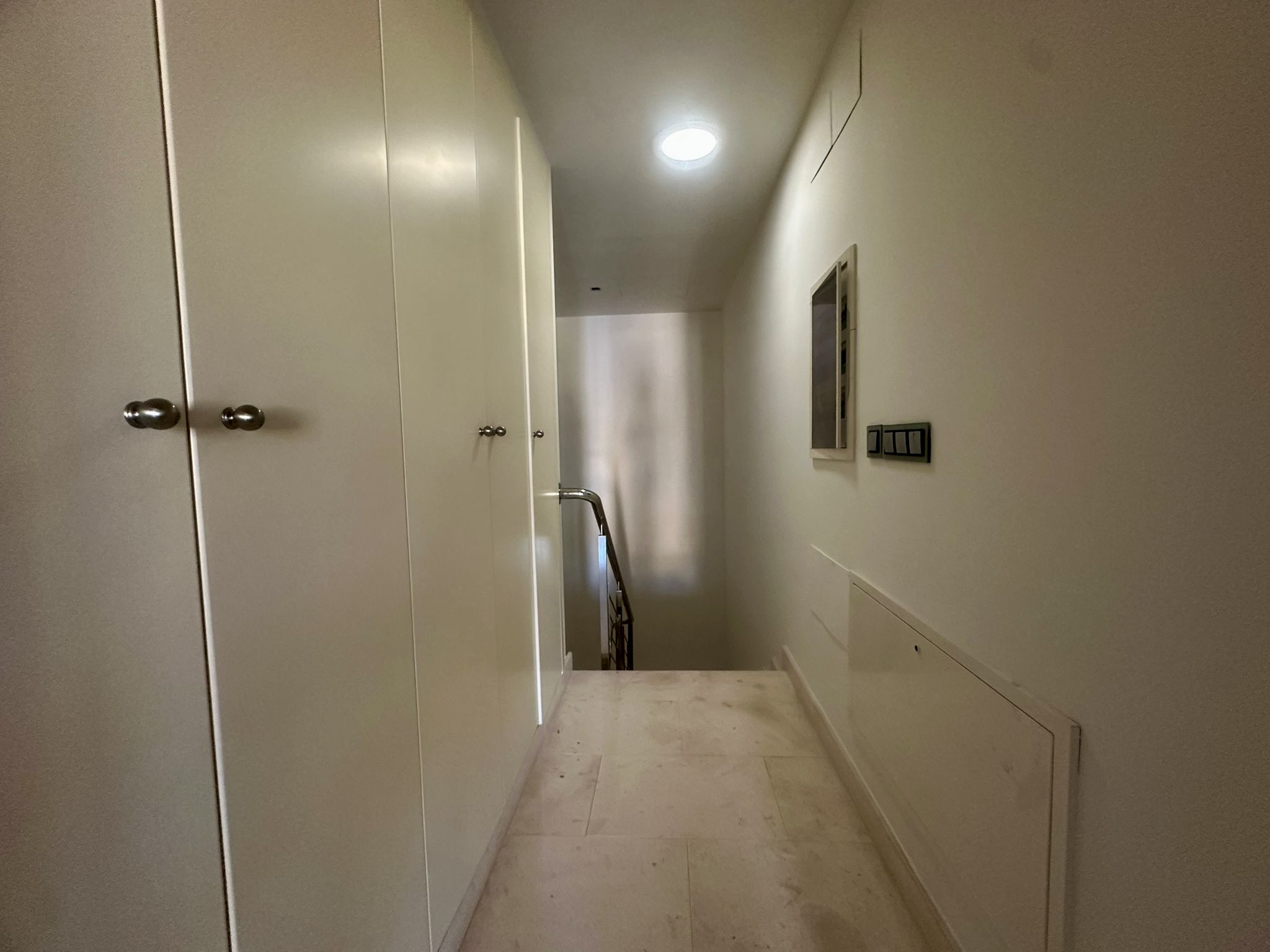 Villa moderna con 5 dormitorios y  piscina climatizada en el Albir