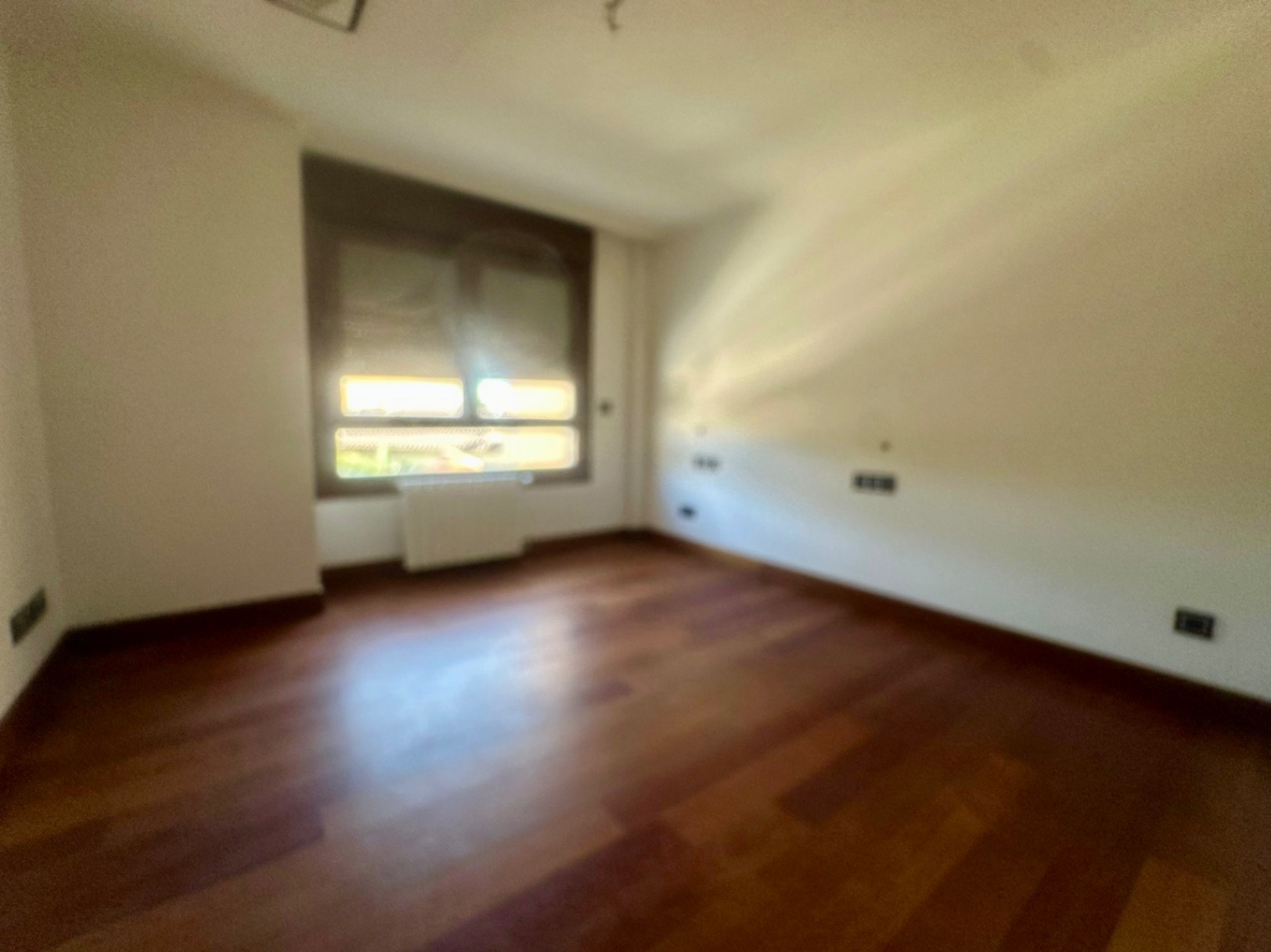 Villa moderna con 5 dormitorios y  piscina climatizada en el Albir