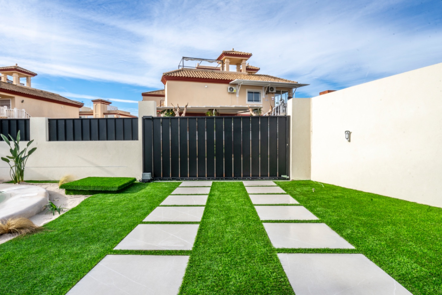 Chalet en venta con 3 dormitorios y piscina en Torre-Pacheco (Murcia)