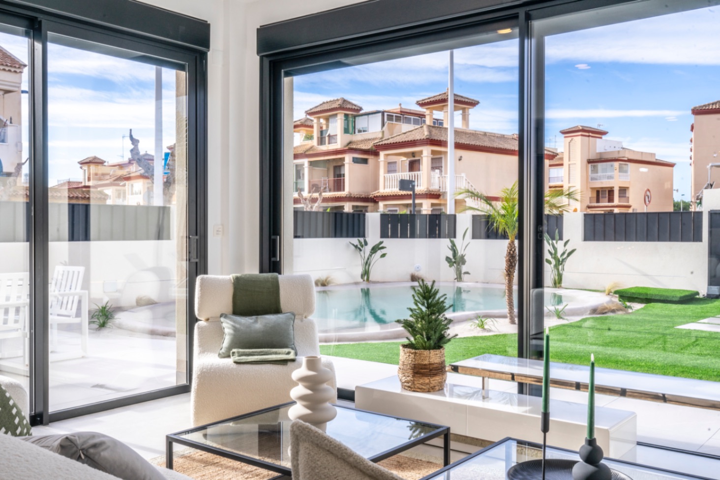 Chalet en venta con 3 dormitorios y piscina en Torre-Pacheco (Murcia)