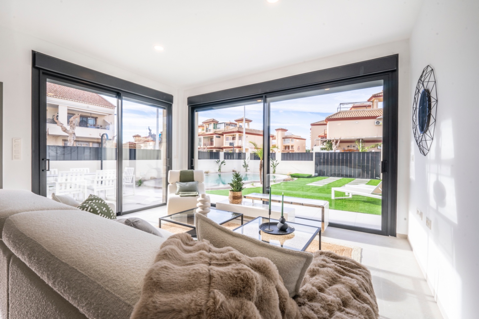 Chalet en venta con 3 dormitorios y piscina en Torre-Pacheco (Murcia)
