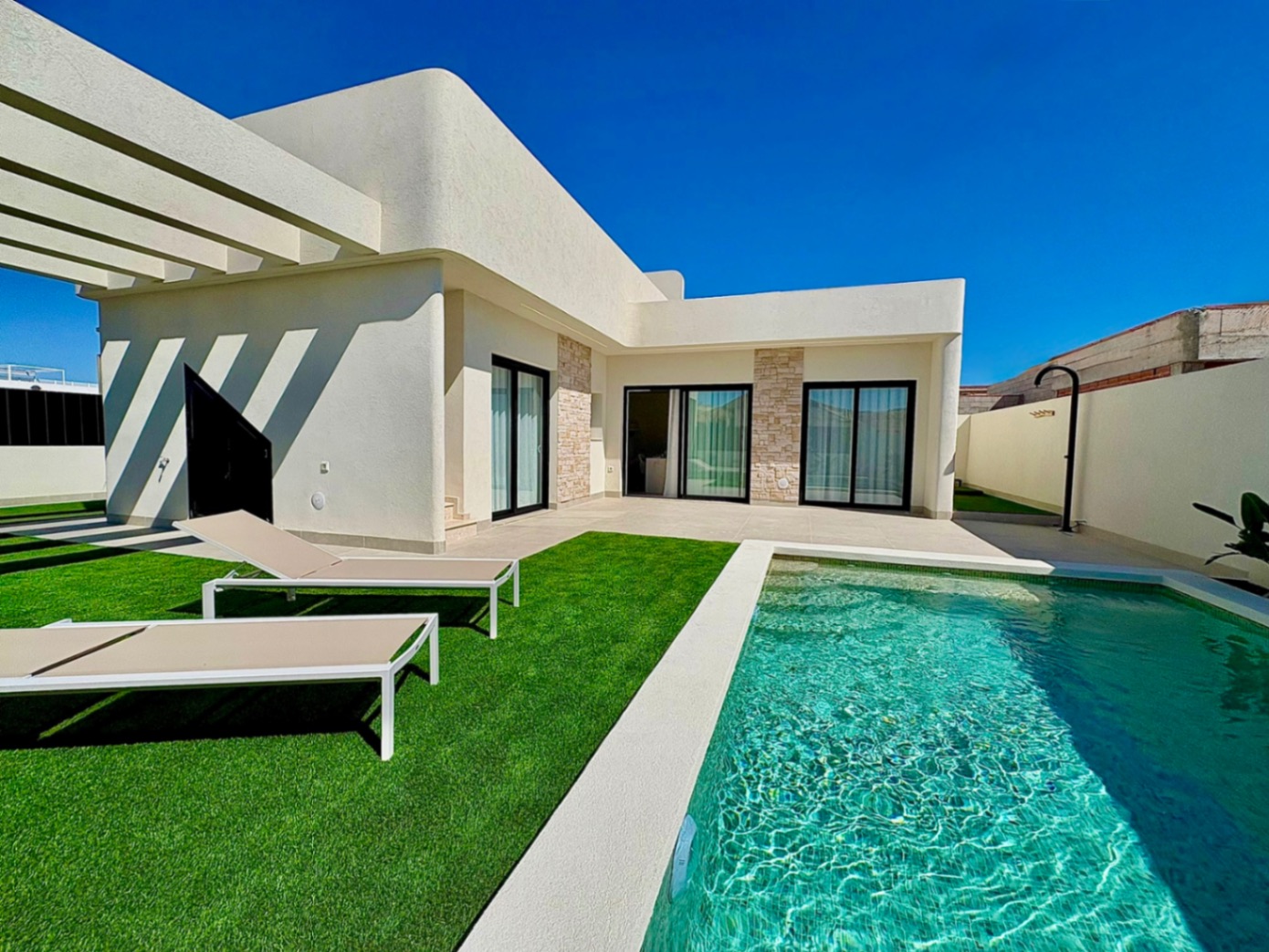 Chalet en venta con piscina privada en Torre-Pacheco, Murcia