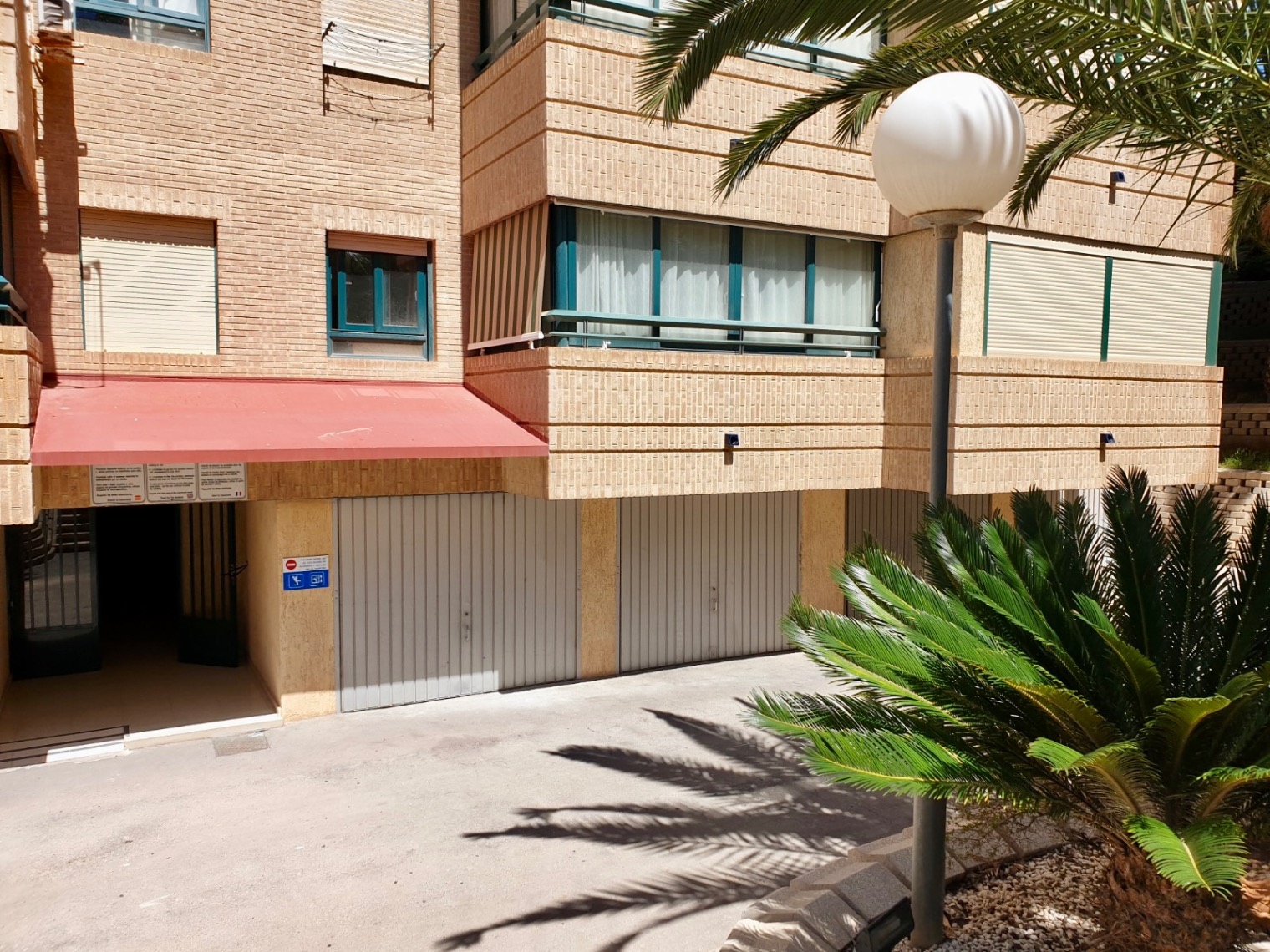 Investering. Appartement te koop in La Cala de Benidorm met gemeenschappelijk zwembad