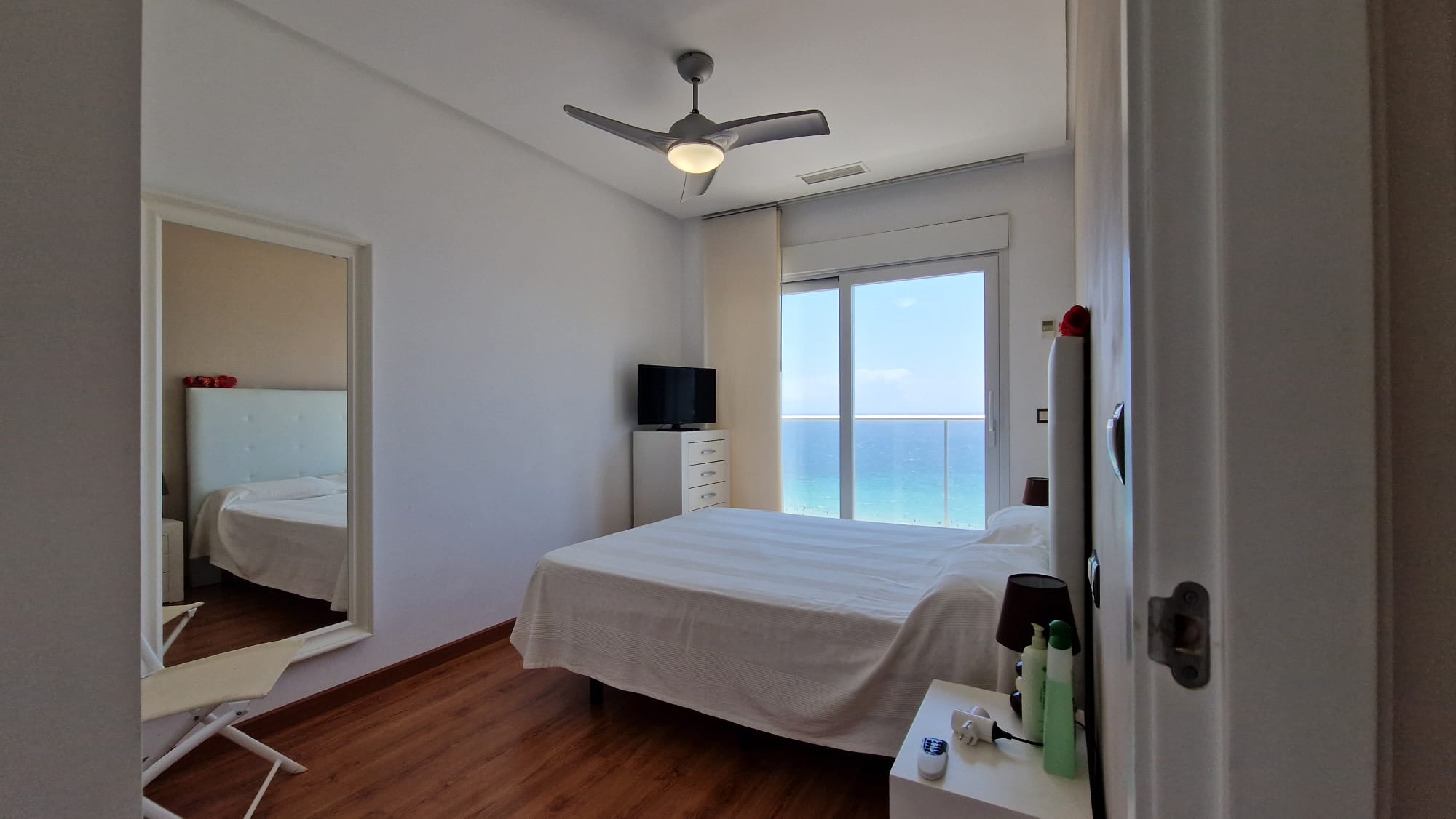 Frontline Beach Apartment Benidorm: Den ideelle opplevelsen ved kysten