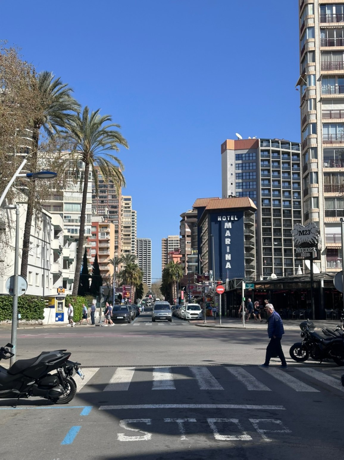 SE ALQUILA LOCAL COMERCIAL EN LA CALLE CUENCA DE BENIDORM