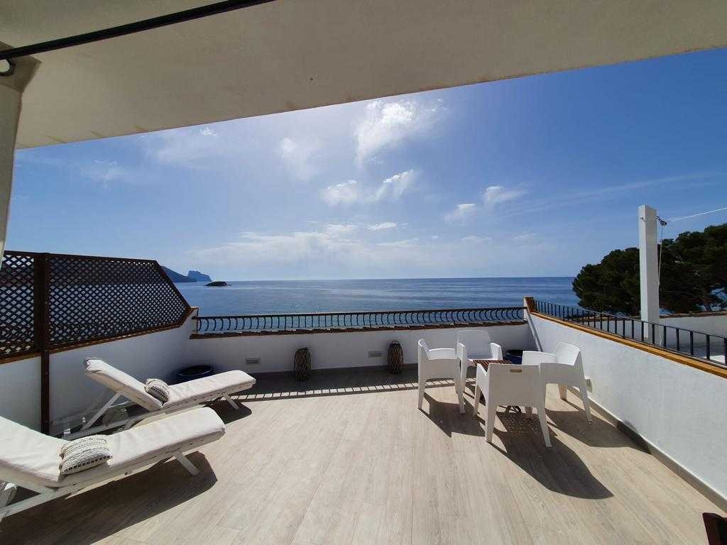Luxueus penthouse in La Olla de Altea: volledig uitgerust, direct aan het strand