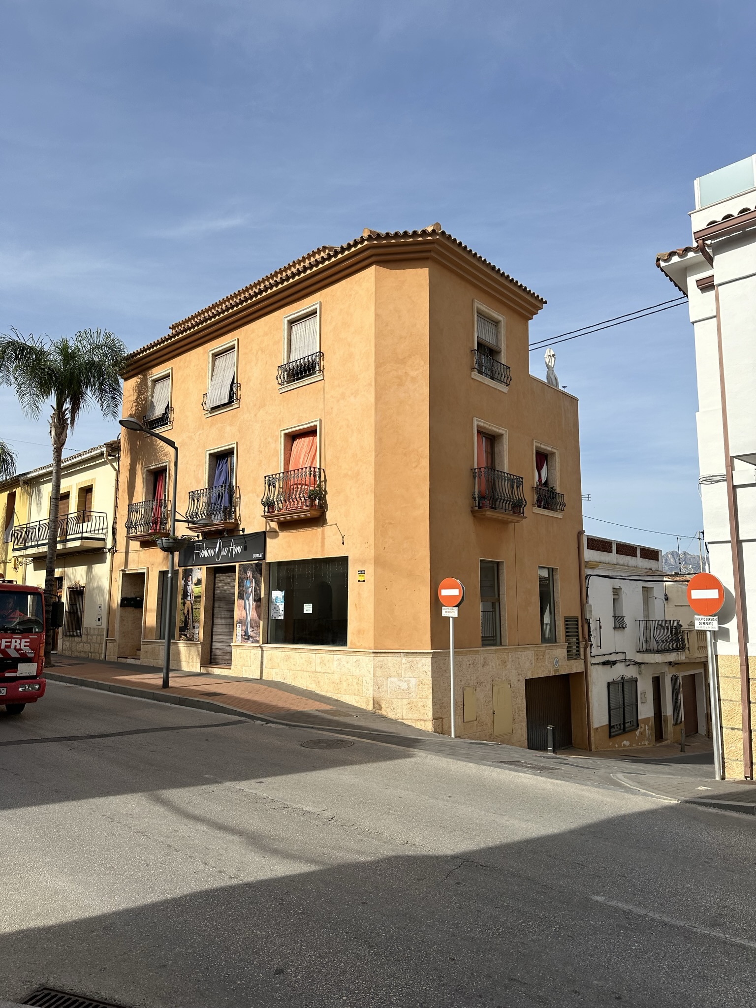 Einmalige Gelegenheit: Verkauf des kompletten Gebäudes in La Nucía
